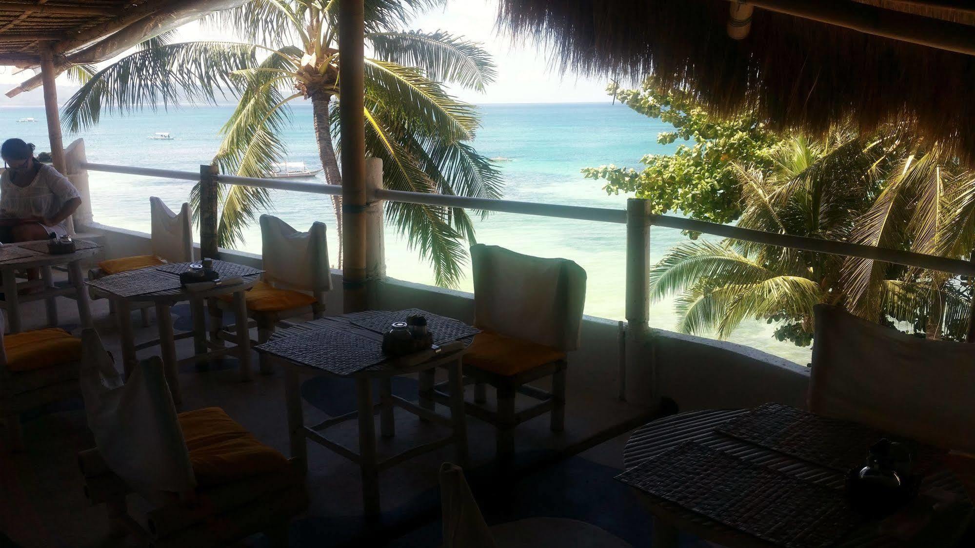Artista Beach Villa Balabag  Extérieur photo