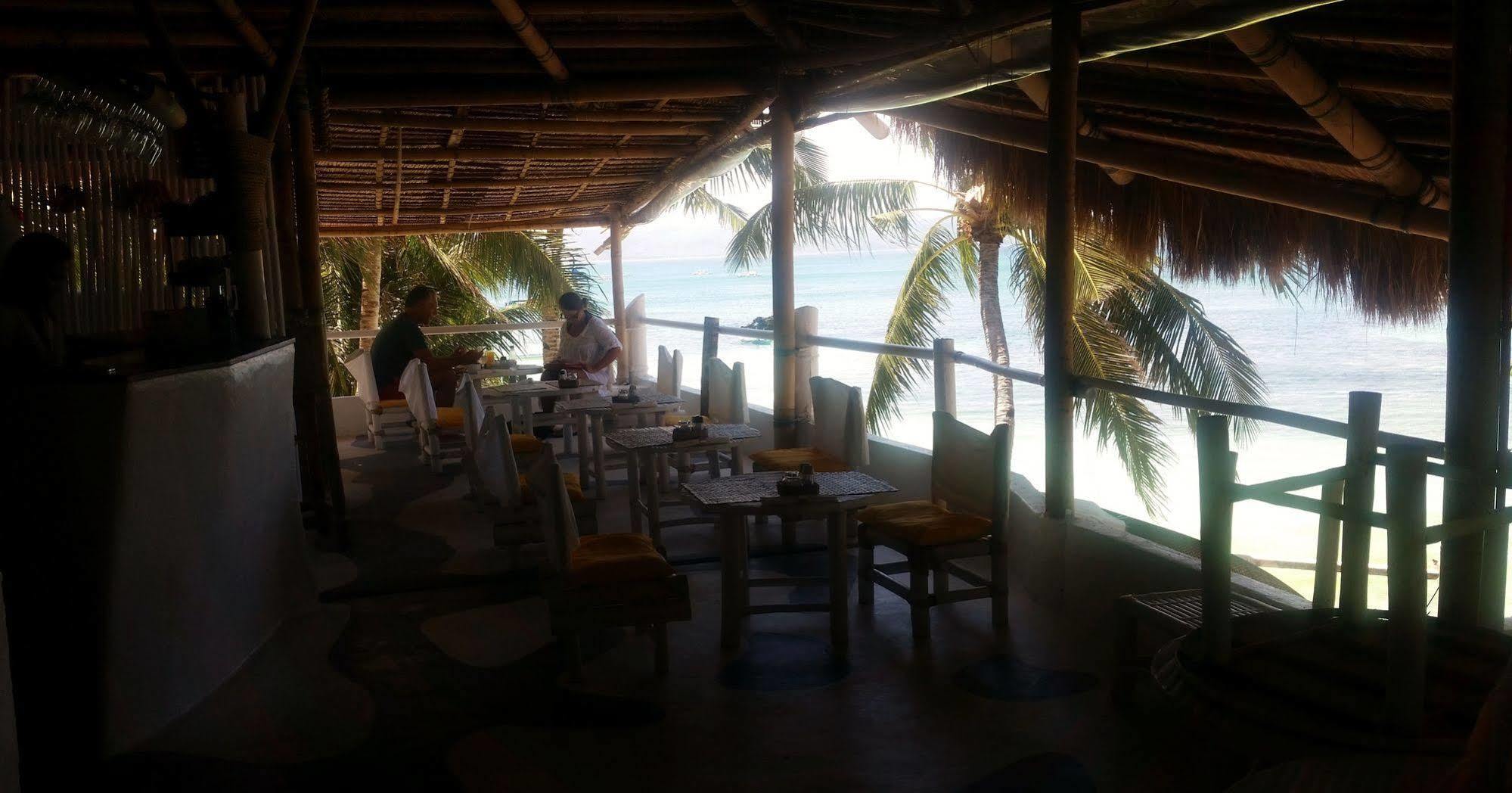 Artista Beach Villa Balabag  Extérieur photo