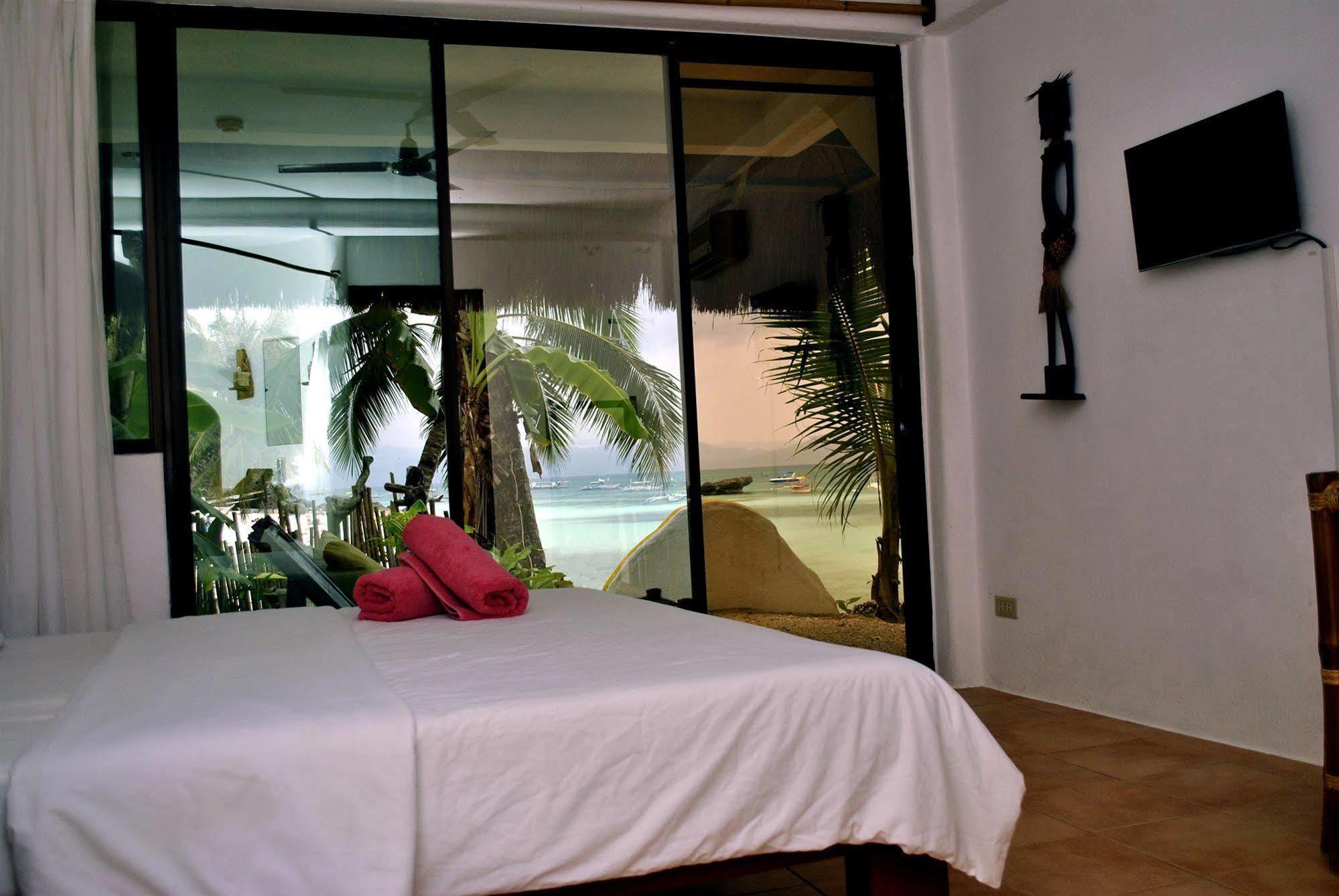 Artista Beach Villa Balabag  Extérieur photo